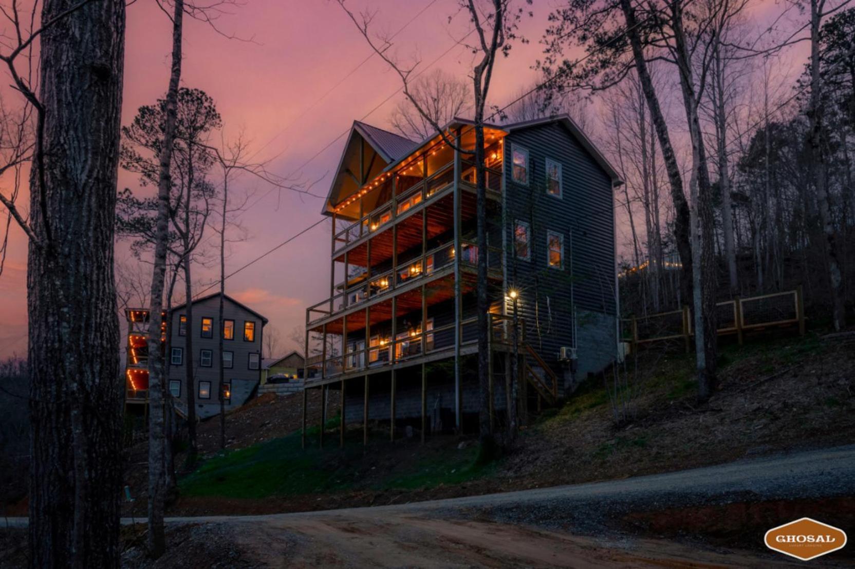 Tranquil Mountain Getaway By Ghosal Luxury Lodging جاتلينبرج المظهر الخارجي الصورة